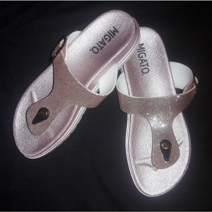 Rose gold/pink sparkly sandals